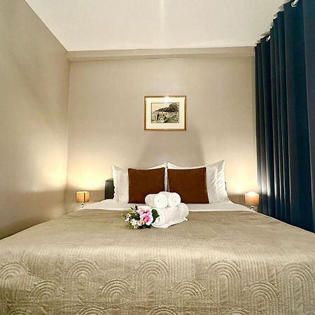 Luxury Suites Diamond By Rikas Hotels Anversa Esterno foto