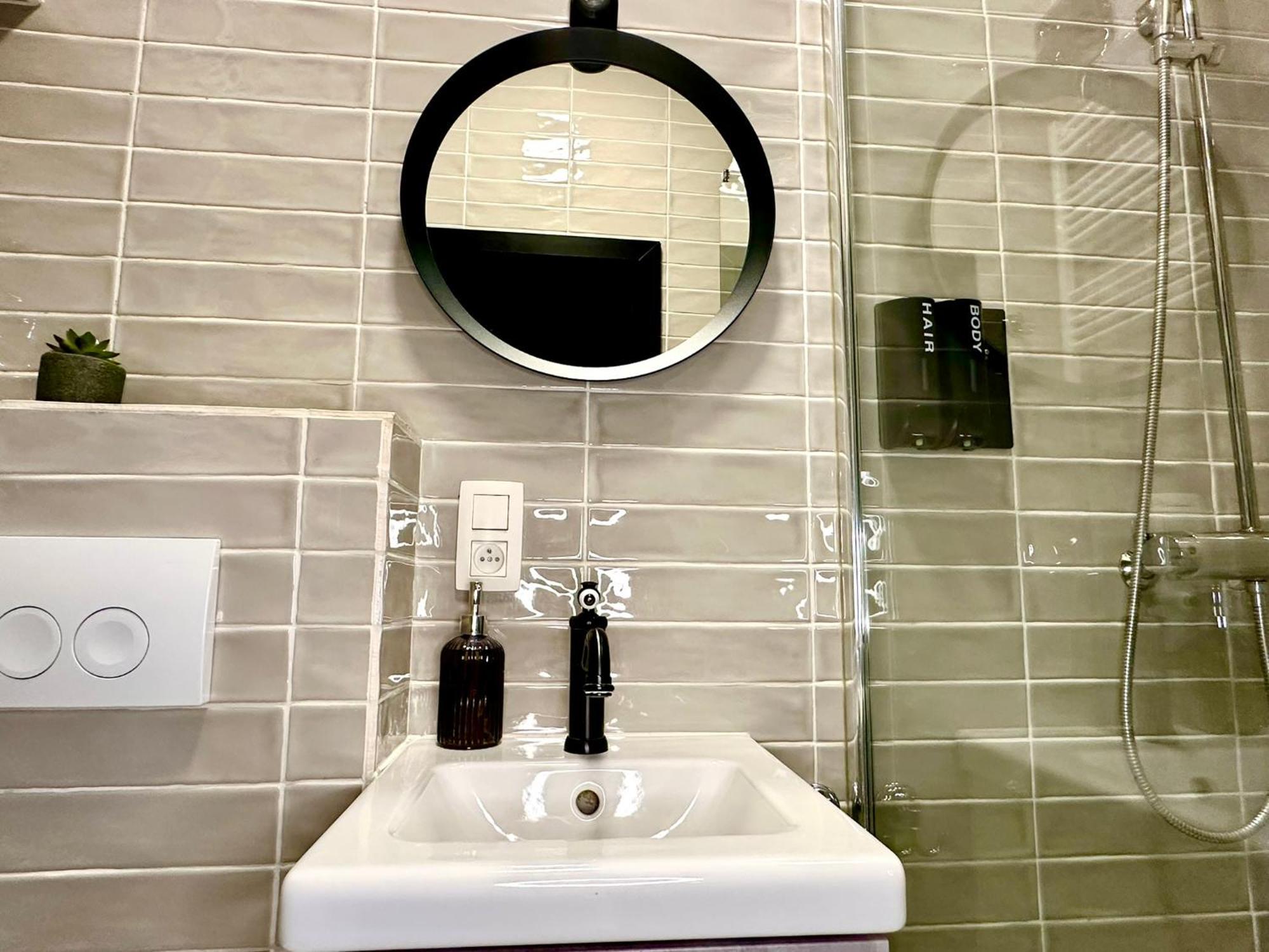 Luxury Suites Diamond By Rikas Hotels Anversa Esterno foto