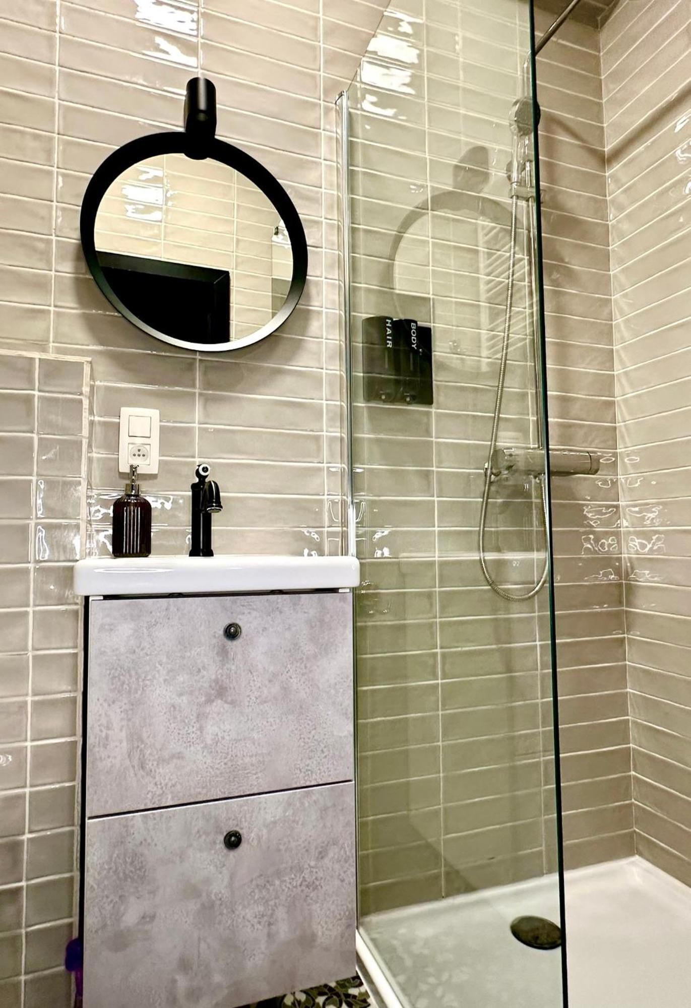 Luxury Suites Diamond By Rikas Hotels Anversa Esterno foto