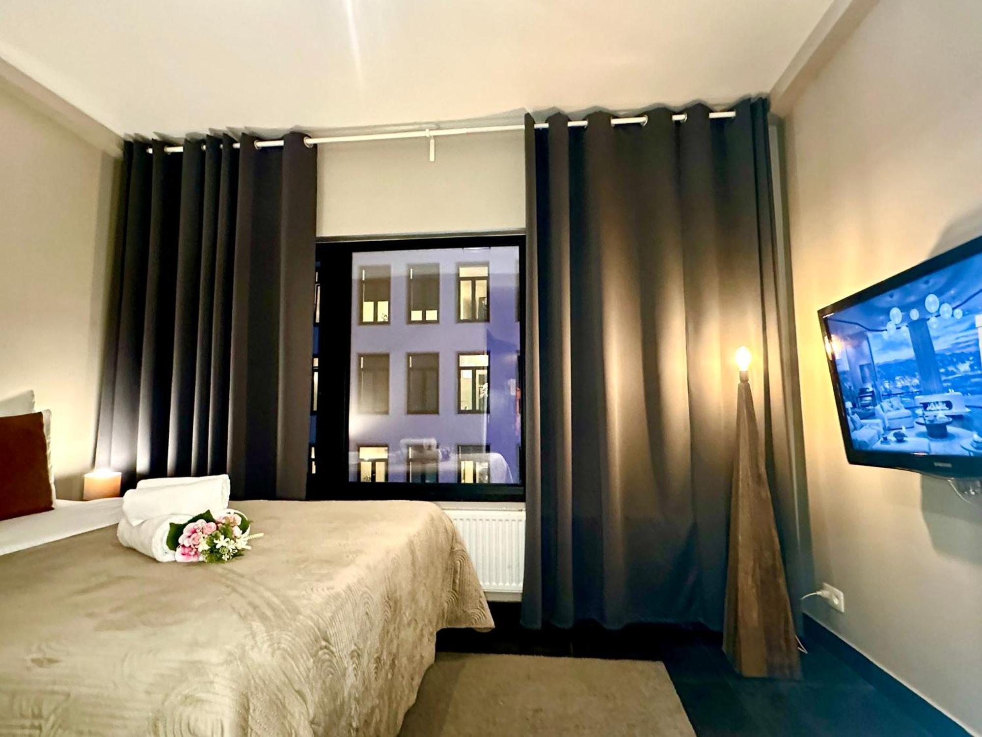 Luxury Suites Diamond By Rikas Hotels Anversa Esterno foto
